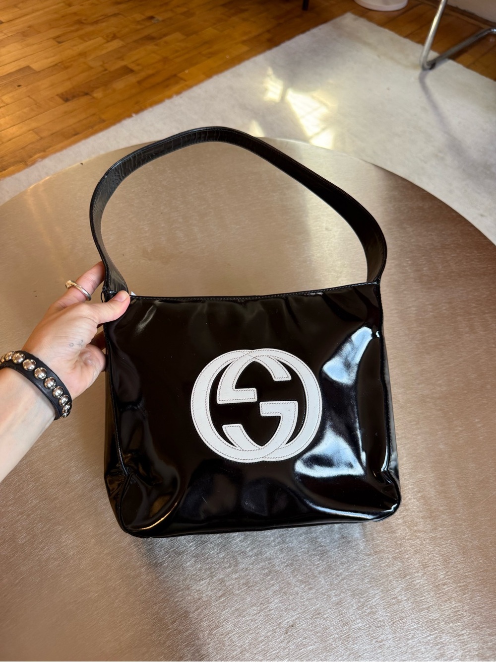 GUCCI AUTHENTIC PATENT LEATHER SHOULDER BAG